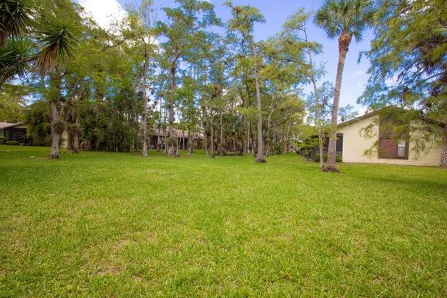 499 Iron Forge Court, Royal Palm Beach, FL 33411