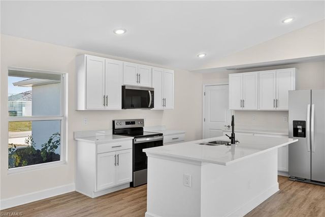 1154 NW 7th PL, Cape Coral, FL 33993