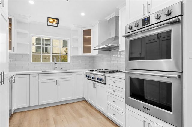 11555 Collett Ave, Granada Hills, CA 91344