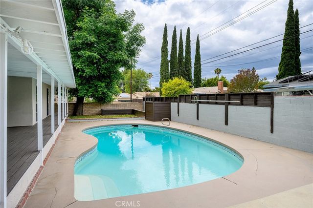 11555 Collett Ave, Granada Hills, CA 91344
