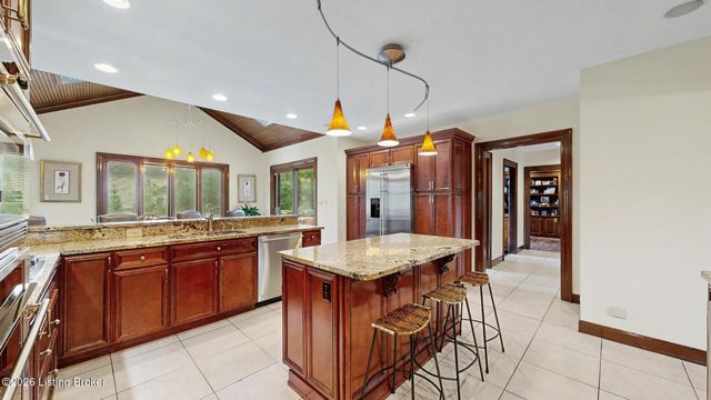 1105 Colonel Anderson Pkwy, Louisville, KY 40222