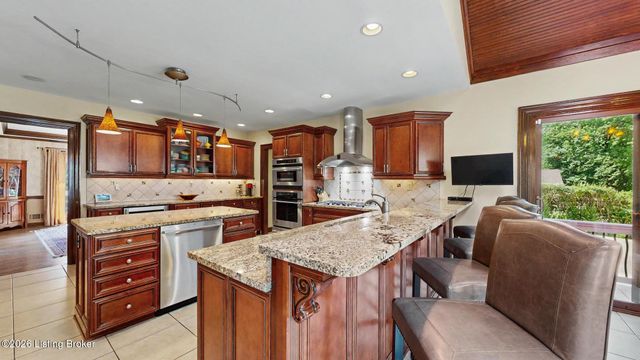 1105 Colonel Anderson Pkwy, Louisville, KY 40222