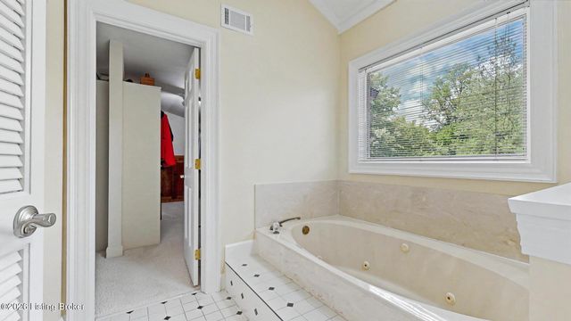1105 Colonel Anderson Pkwy, Louisville, KY 40222