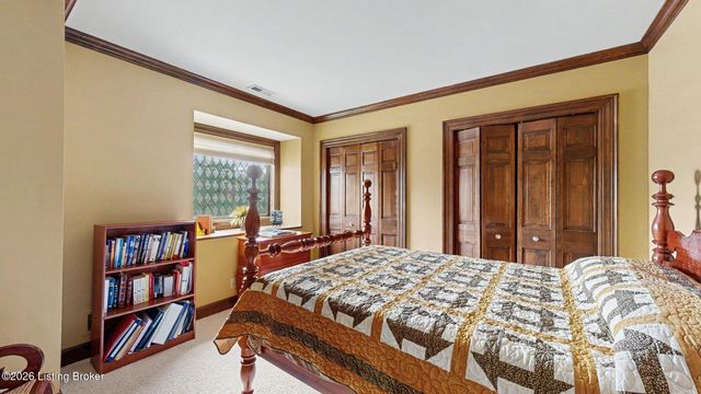 1105 Colonel Anderson Pkwy, Louisville, KY 40222