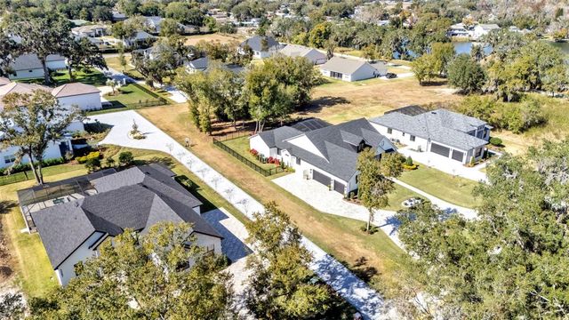 5063 CLIFFSIDE DR, Lakeland, FL 33812