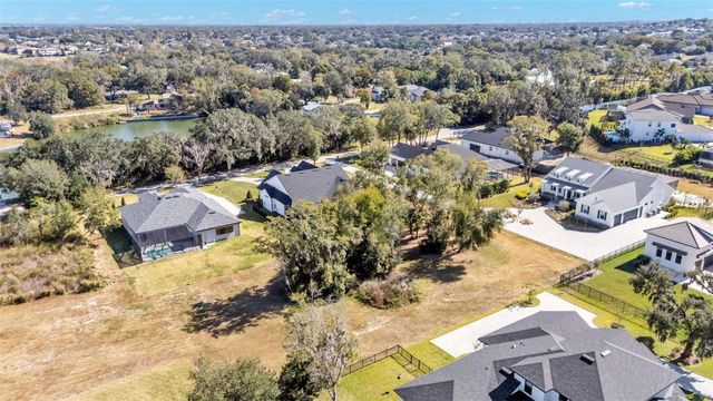 5063 CLIFFSIDE DR, Lakeland, FL 33812