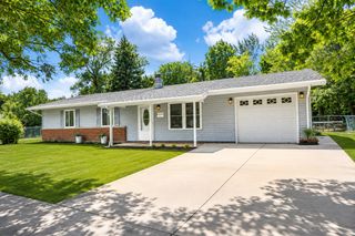 113 Fairview Lane, Streamwood, IL 60107