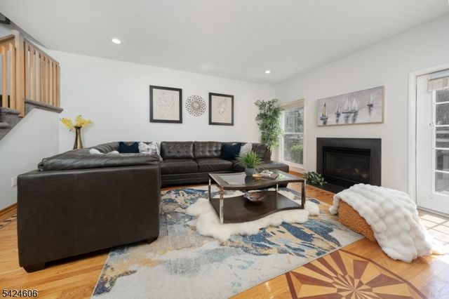 20 Pine Valley Rd, Livingston Twp., NJ 07039