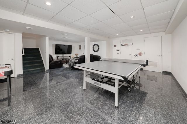 20 Pine Valley Rd, Livingston Twp., NJ 07039