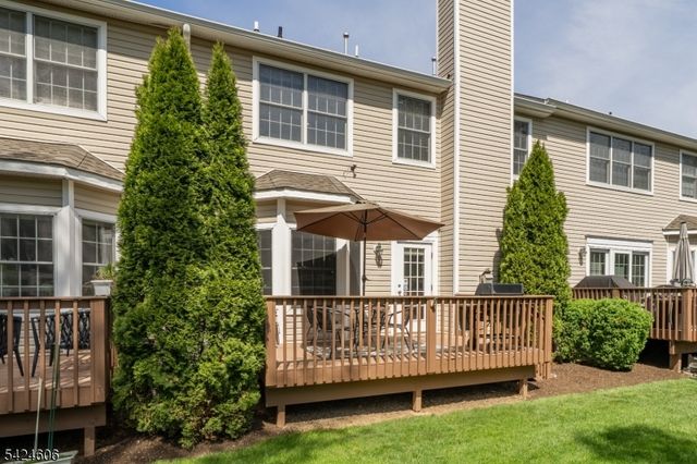 20 Pine Valley Rd, Livingston Twp., NJ 07039