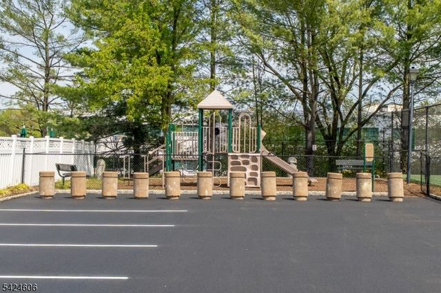 20 Pine Valley Rd, Livingston Twp., NJ 07039