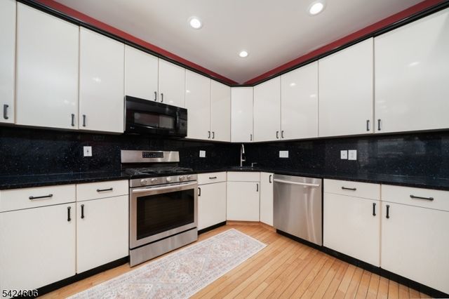 20 Pine Valley Rd, Livingston Twp., NJ 07039