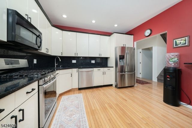 20 Pine Valley Rd, Livingston Twp., NJ 07039