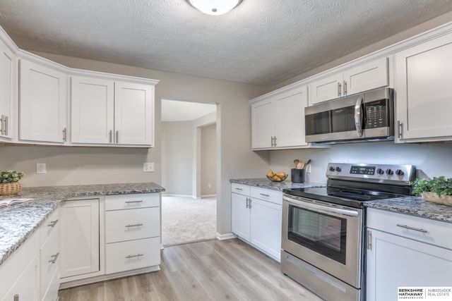 15123 Bemis Street, Omaha, NE 68154