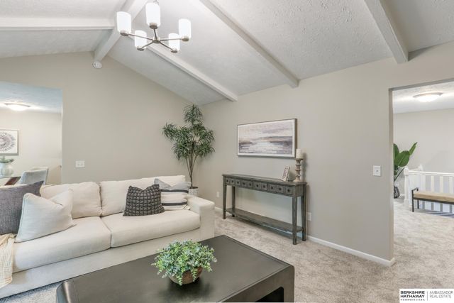 15123 Bemis Street, Omaha, NE 68154