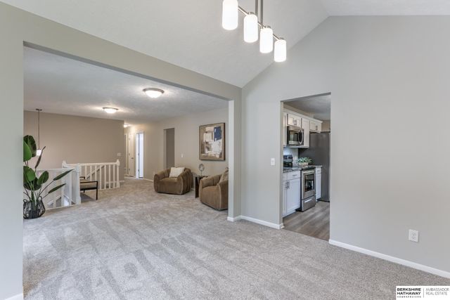 15123 Bemis Street, Omaha, NE 68154