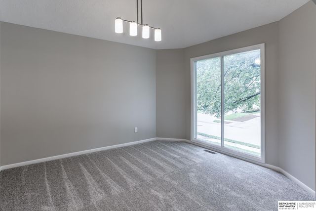 15123 Bemis Street, Omaha, NE 68154