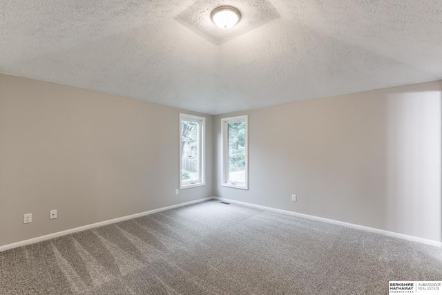 15123 Bemis Street, Omaha, NE 68154