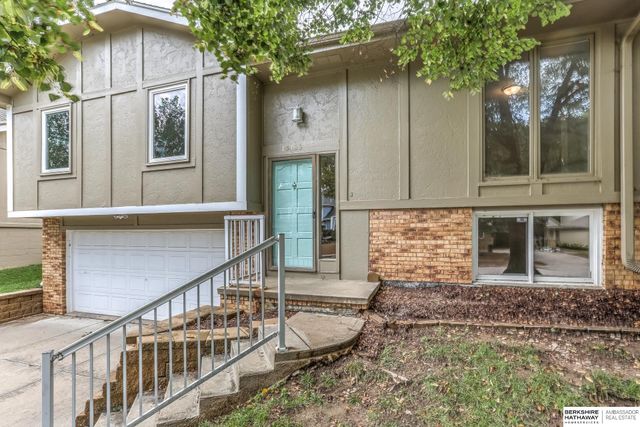 15123 Bemis Street, Omaha, NE 68154