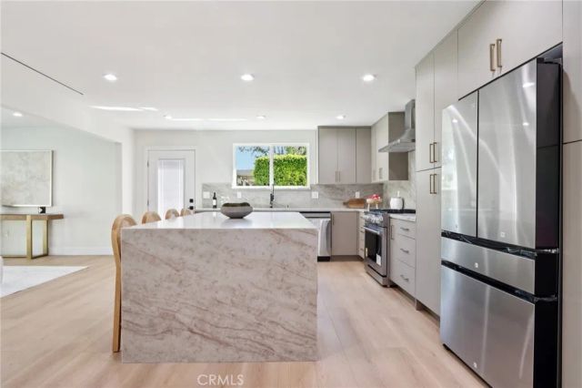 5914 Colbath Avenue, Valley Glen, CA 91401