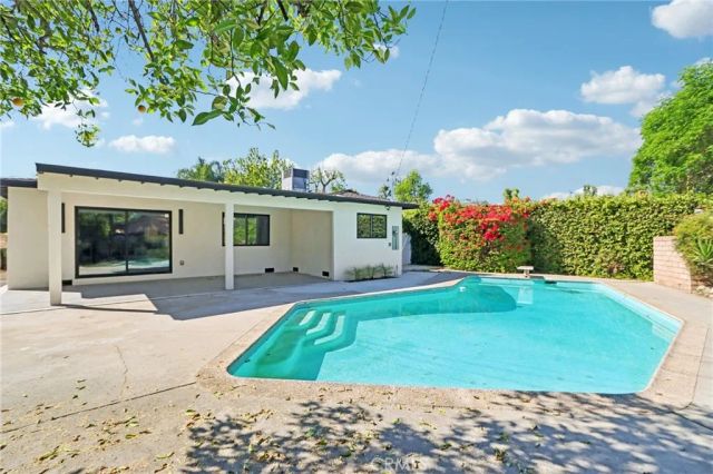 5914 Colbath Avenue, Valley Glen, CA 91401