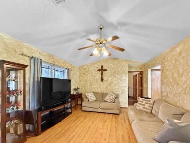 614 SE 7th Street, Lexington, OK 73051