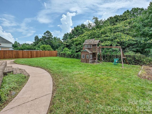 7648 Natalie Commons Drive, Denver, NC 28037