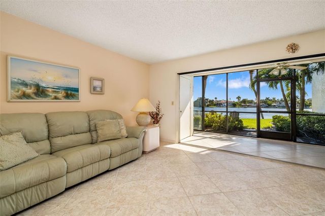 1900 COVE II PLACE 114, Sarasota, FL 34242