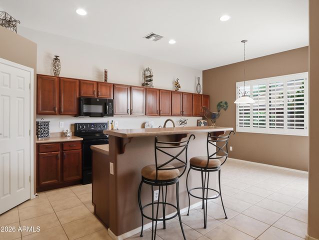 1677 E HAWKEN Place, Chandler, AZ 85286