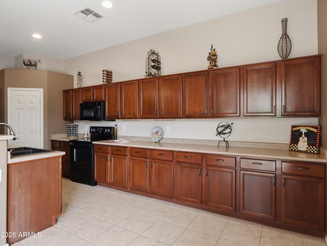 1677 E HAWKEN Place, Chandler, AZ 85286