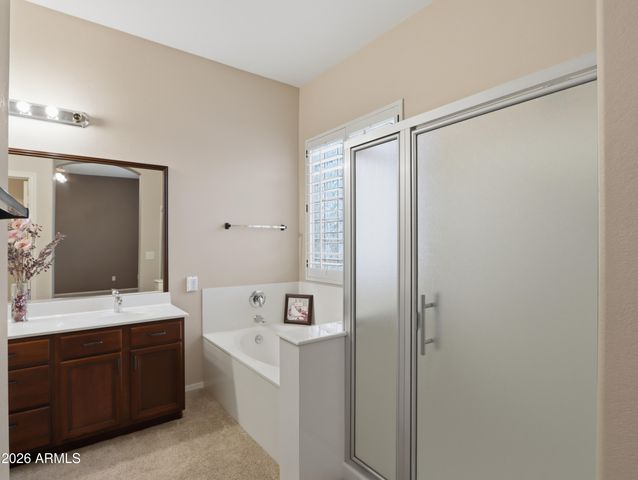 1677 E HAWKEN Place, Chandler, AZ 85286