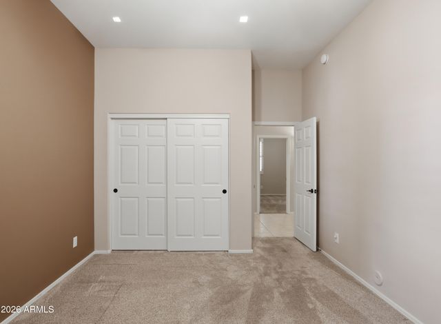 1677 E HAWKEN Place, Chandler, AZ 85286