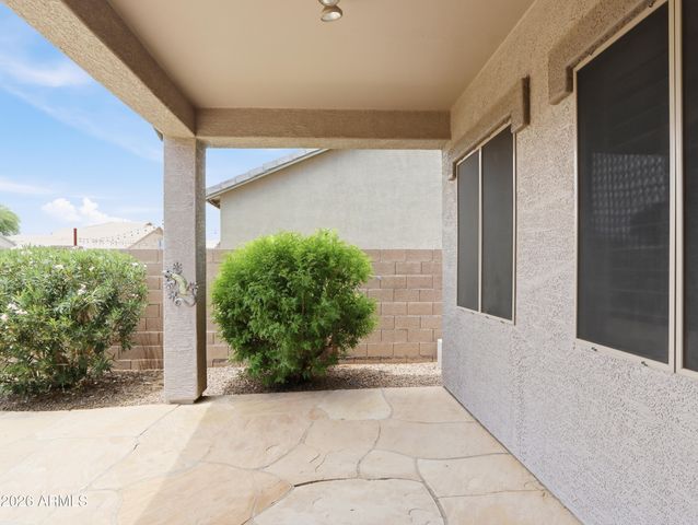 1677 E HAWKEN Place, Chandler, AZ 85286