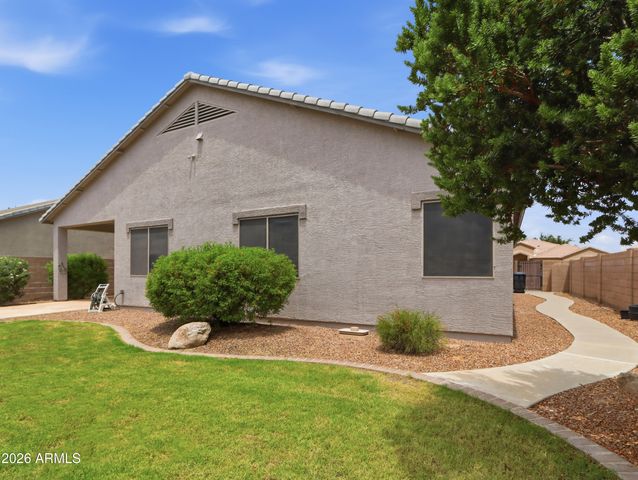1677 E HAWKEN Place, Chandler, AZ 85286