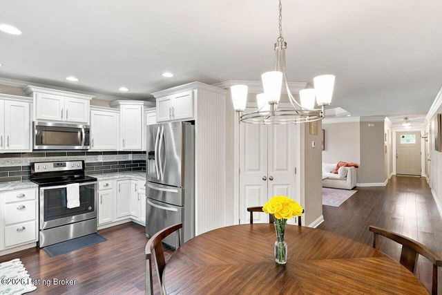 624 Country Club Rd, Louisville, KY 40206