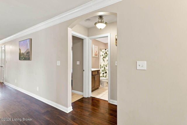 624 Country Club Rd, Louisville, KY 40206