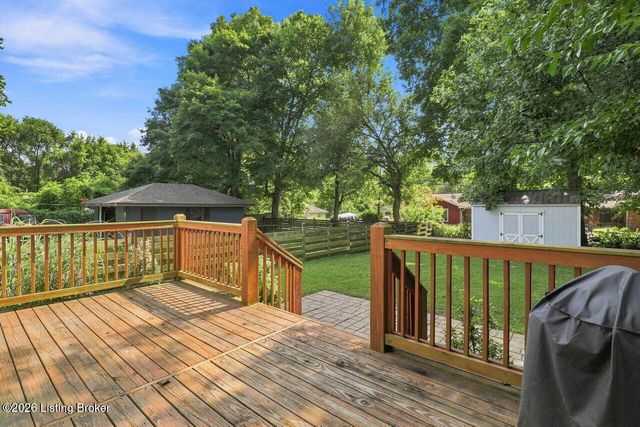 624 Country Club Rd, Louisville, KY 40206