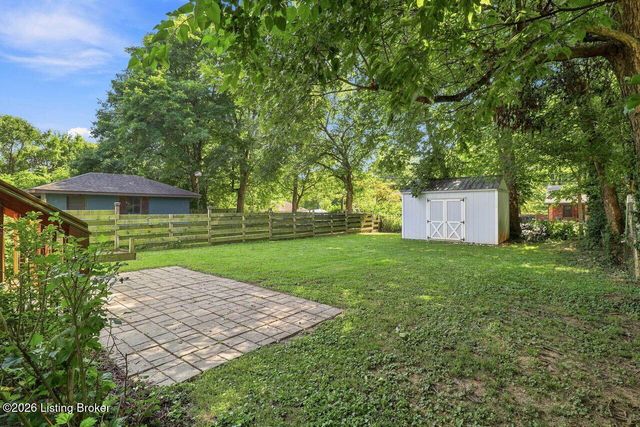 624 Country Club Rd, Louisville, KY 40206
