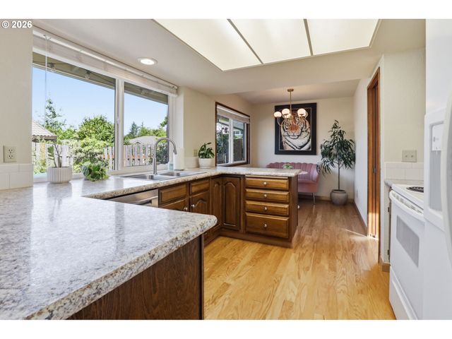501 N BUCKLEY Ln, Newberg, OR 97132