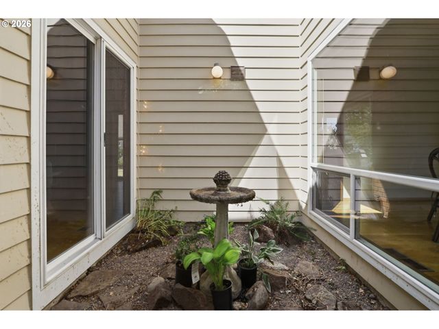 501 N BUCKLEY Ln, Newberg, OR 97132
