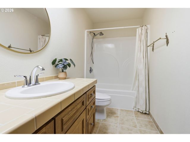 501 N BUCKLEY Ln, Newberg, OR 97132