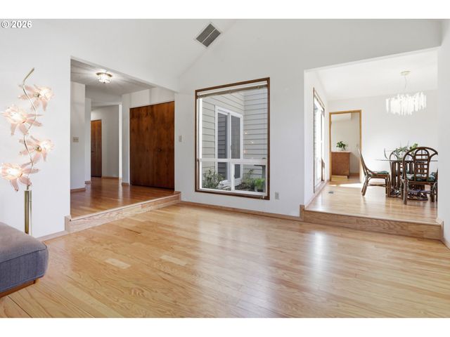 501 N BUCKLEY Ln, Newberg, OR 97132