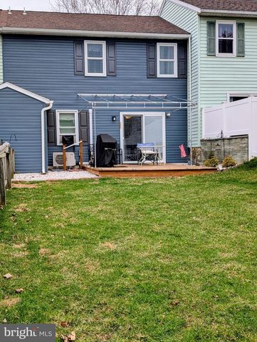 7 WINDING WAY, Lititz, PA 17543