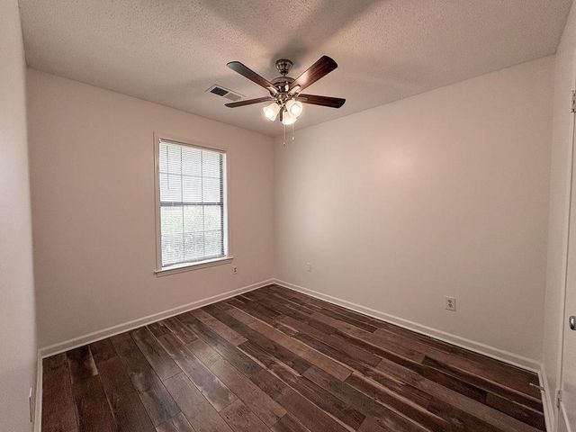7341 HILLSHIRE DR, Memphis, TN 38133