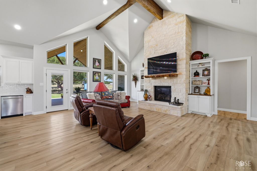 Image 4 of property listing at 21592 Ash Logan Court, Christoval, TX 76935