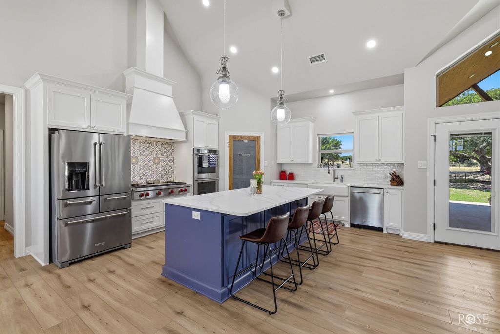 Image 7 of property listing at 21592 Ash Logan Court, Christoval, TX 76935