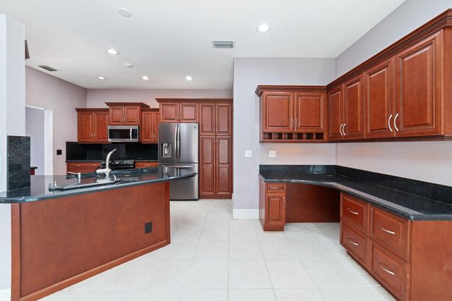 1062 Fairfax Cir W, Boynton Beach, FL 33436