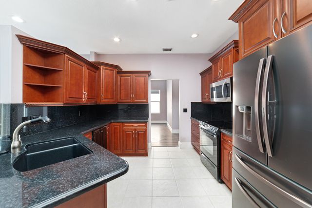 1062 Fairfax Cir W, Boynton Beach, FL 33436
