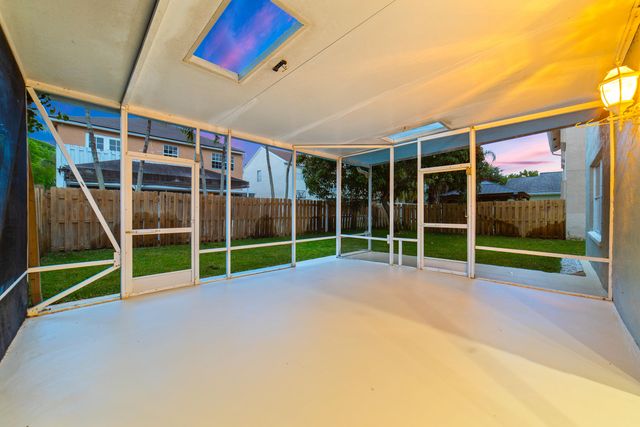 1062 Fairfax Cir W, Boynton Beach, FL 33436