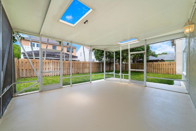1062 Fairfax Cir W, Boynton Beach, FL 33436